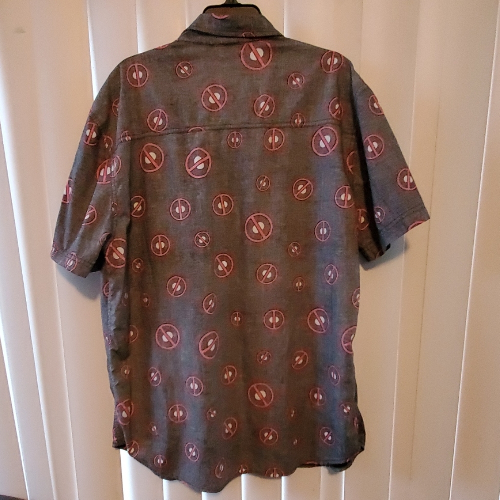 Button down - Picture 2 of 2